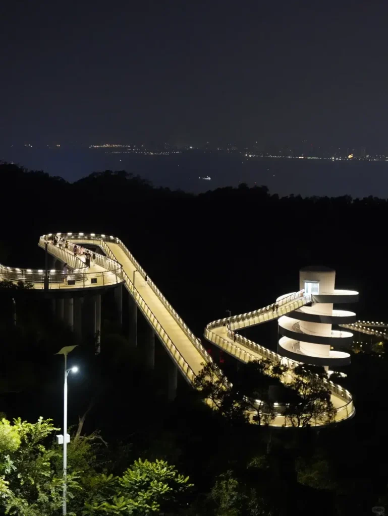 Xiamen itinerary
Xiamen travel guide
Fujian travel
Gulangyu Island
Minnan culture