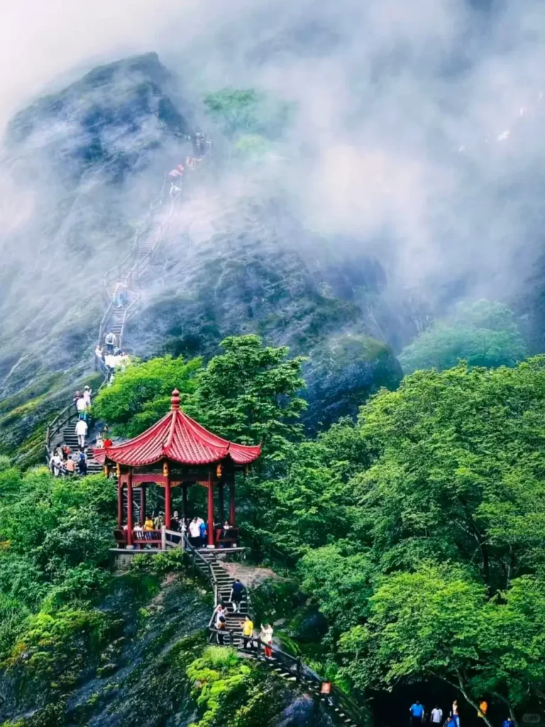 Wuyi Mountains tea
Fujian Itinerary
Fujian culture tour
Heavenly Tour Peak