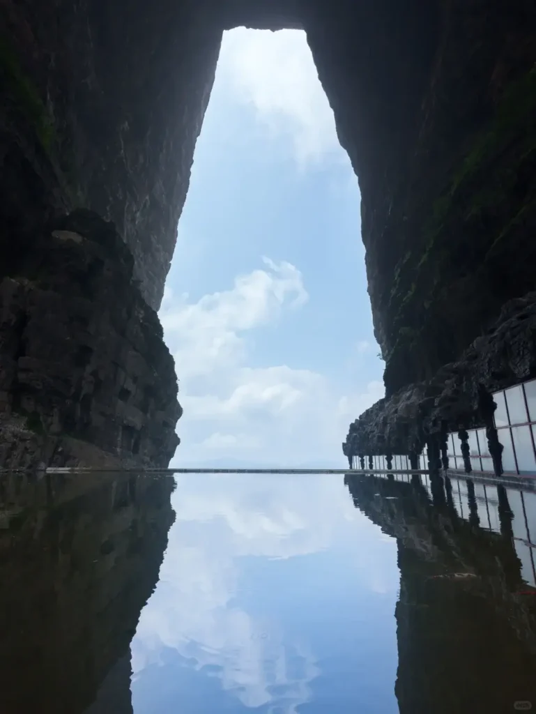 Hunan Itinerary
Zhangjiajie Avatar mountainsguide
Tianmen Mountain