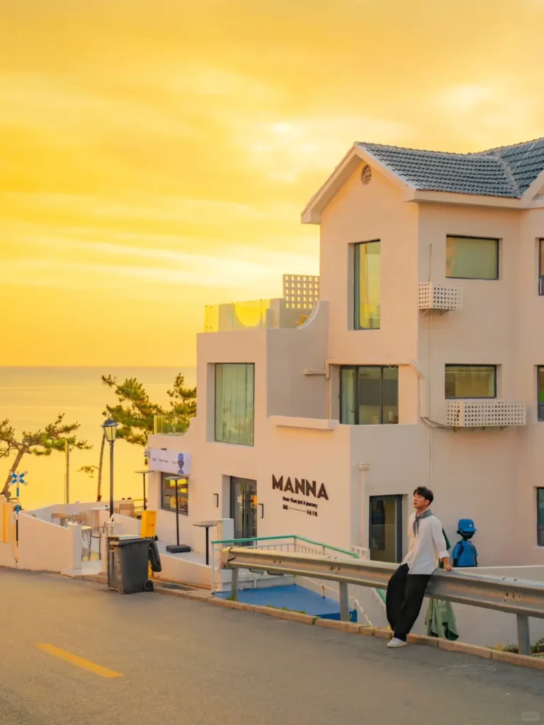 8-Day Qingdao Itinerary
Weihai coastal tour
Best seafood in China
Torch 8th Street (Huoju Bajie)