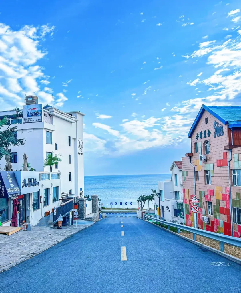 8-Day Qingdao Itinerary
Weihai coastal tour
Best seafood in China
Torch 8th Street (Huoju Bajie)