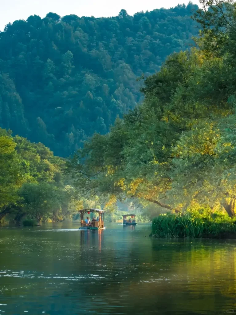 Jiangxi Itinerary
Jiangxi culture tour
Wuyuan ancient villages
Moon Bay