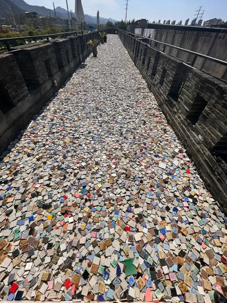 Jiangxi Itinerary
Jiangxi culture tour
Mount Lu hiking
Jingdezhen pottery guide