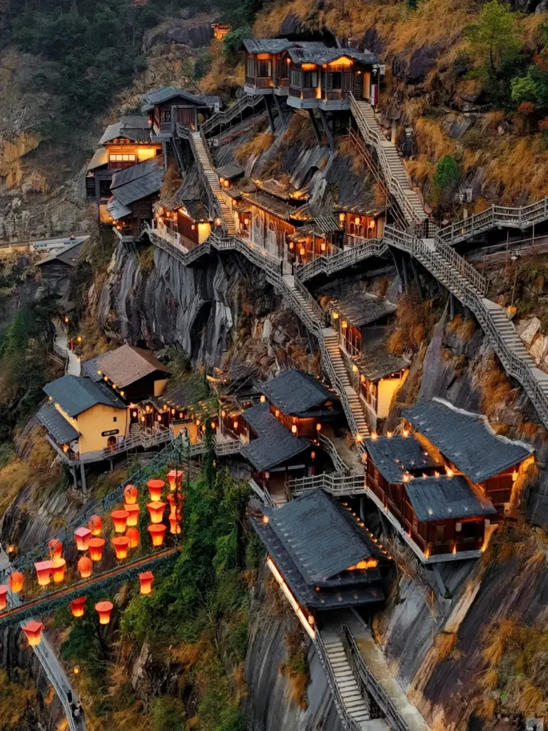 Jiangxi Itinerary
Jiangxi culture tour
Wuyuan ancient villages
Wangxian Valley (The Real-Life Fantasy Town)
Shangrao