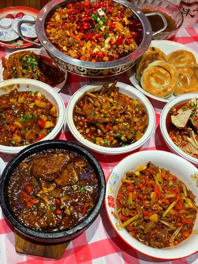 Jiangxi Itinerary
Jiangxi culture tour
Gan Cuisine (Spicy Warning!)
