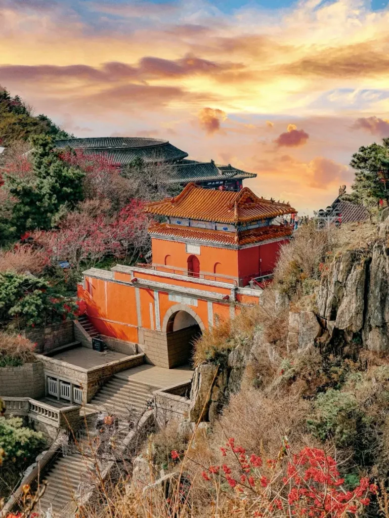 China Itinerary
13 days off the beaten path
Mount Tai hike
Confucius hometown
Tai'an