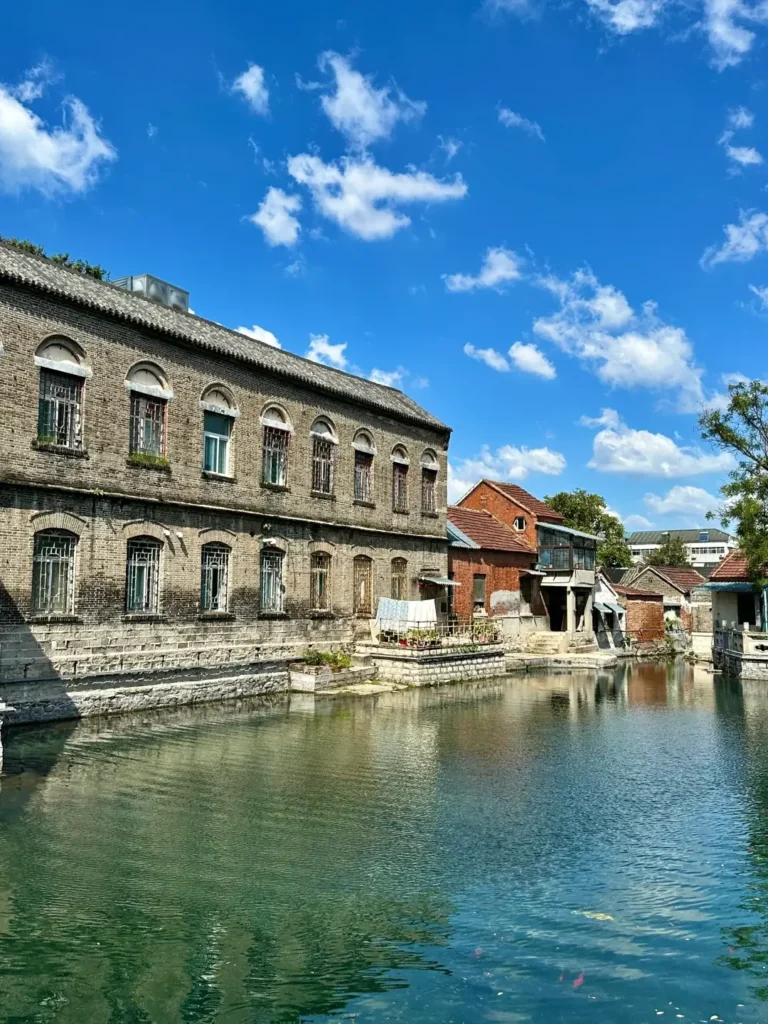 China Itinerary
13 days off the beaten path
Mount Tai hike
Confucius hometown
The City of Springs
Jinan