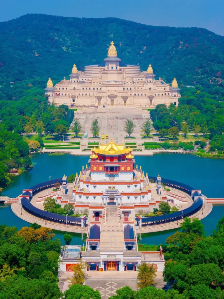 Wuxi
Lingshan Grand Buddha
7-Day Jiangsu Itinerary