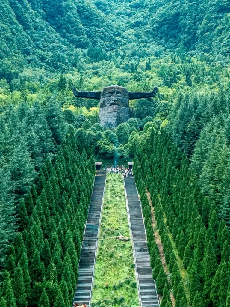 Hubei Itinerary
Hubei culture tour
Wudang Mountains Taoism
Shennongjia Primeval Forest