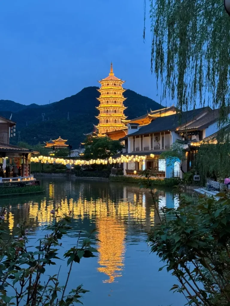 Buddha Jumps Over the Wall (Fotiaoqiang)
Fuzhou
Fujian Itinerary
Fujian culture tour