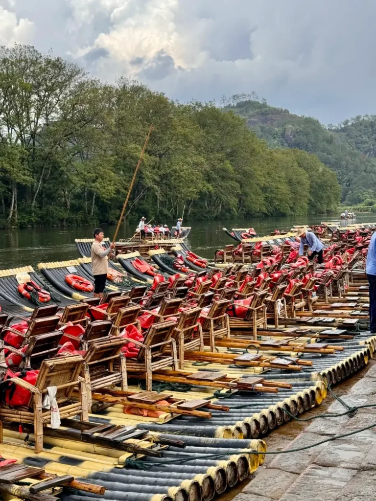 Wuyi Mountains tea
Fujian Itinerary
Fujian culture tour
Nine-Bend River
Wuyishan