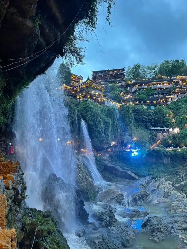 Hunan Itinerary
Fenghuang Ancient Town travel
Zhangjiajie Avatar mountainsguide
Furong Town Waterfalls