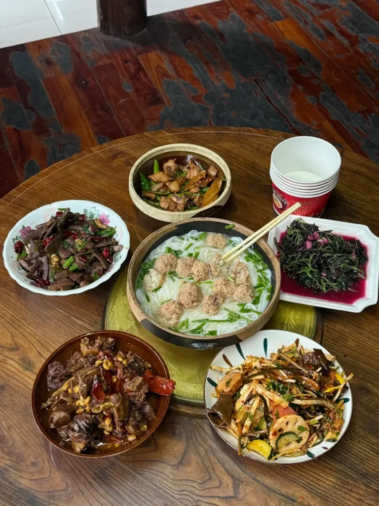 Hunan Itinerary
Fenghuang Ancient Town travel
Hunan spicy food culture
Miao Village Immersion