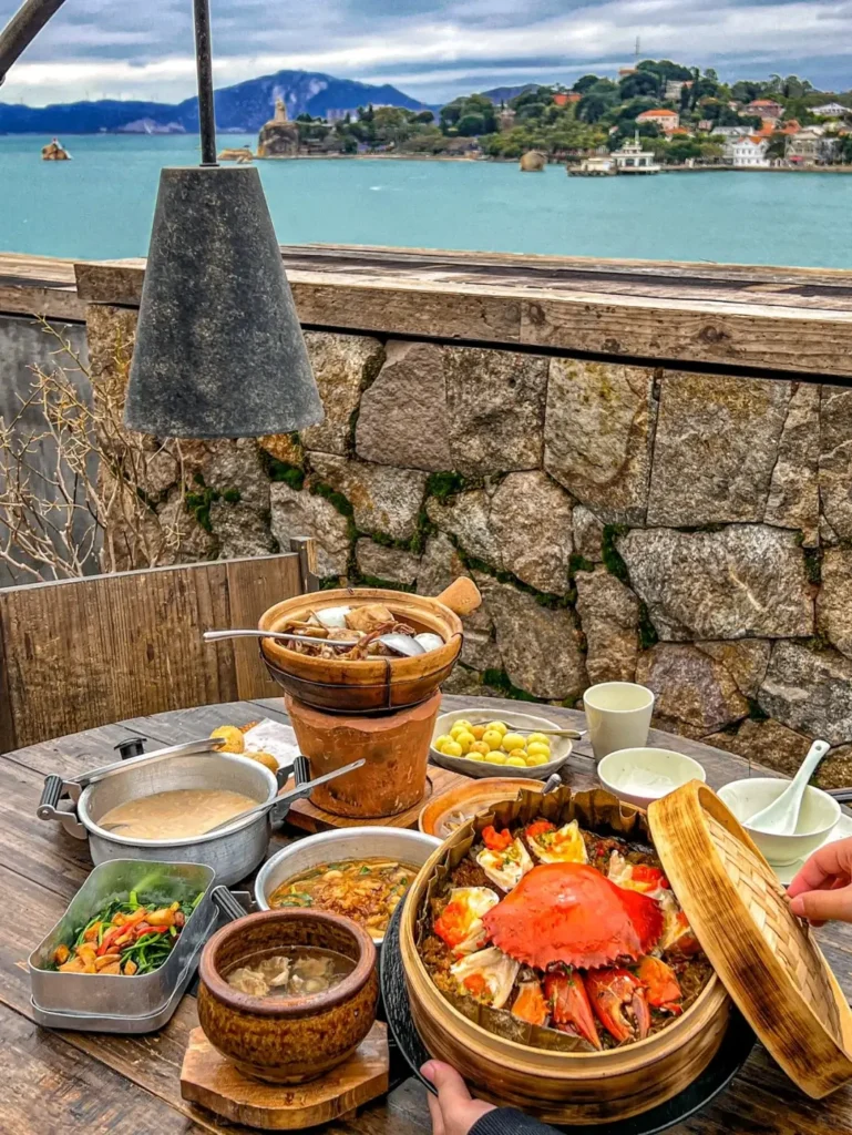 Fujian Itinerary
Fujian culture tour
Hakka Tulou guide
Quanzhou Maritime Silk Road
Minnan Cuisine