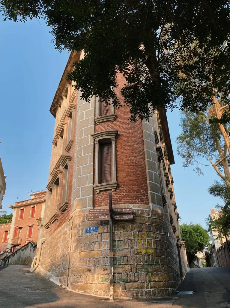 Xiamen itinerary
Xiamen travel guide
Fujian travel
Gulangyu Island
Minnan culture
Colonial Mansions