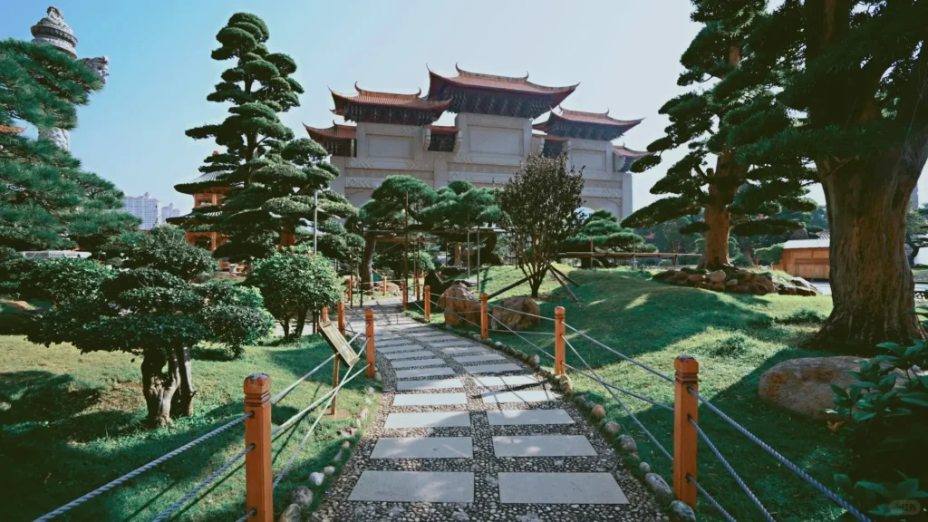 Yulin travel guide
Things to do in Yulin
Yulin attractions
Yuntian Palace
Yulin itinerary
A breathtaking view of Yuntian Palace to highlight the best things to do in Yulin
