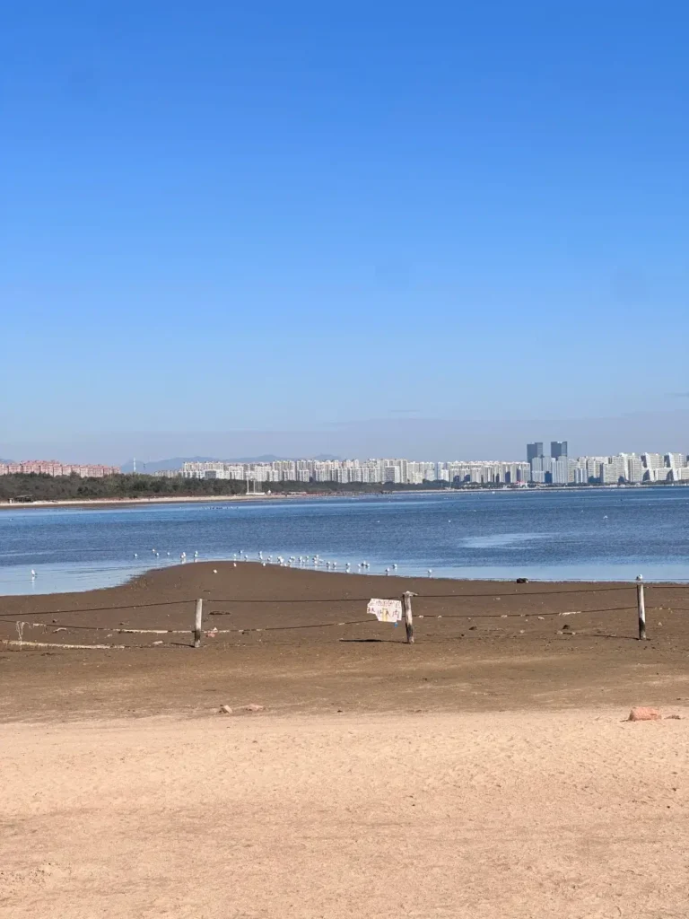 Qinhuangdao travel guide
Things to do in Qinhuangdao
Qinhuangdao attractions
Shanhaiguan Great Wall
Beidaihe beach
Aranya resort