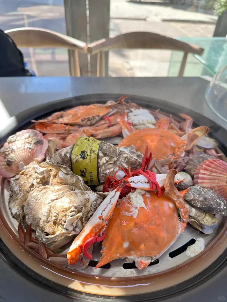 Enjoying fresh Bohai Bay seafood to discover the top Qinhuangdao attractions
Qinhuangdao travel guide
Things to do in Qinhuangdao
Qinhuangdao attractions
Shanhaiguan Great Wall
Beidaihe beach
Aranya resort
