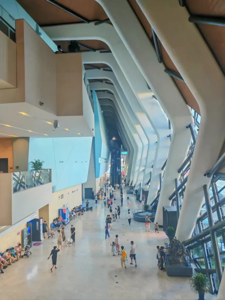 Exploring the Binhai Library using this expert Tianjin travel guide.
Tianjin travel guide
Things to do in Tianjin
Tianjin attractions
Tianjin itinerary
Five Great Avenues
Binhai Library