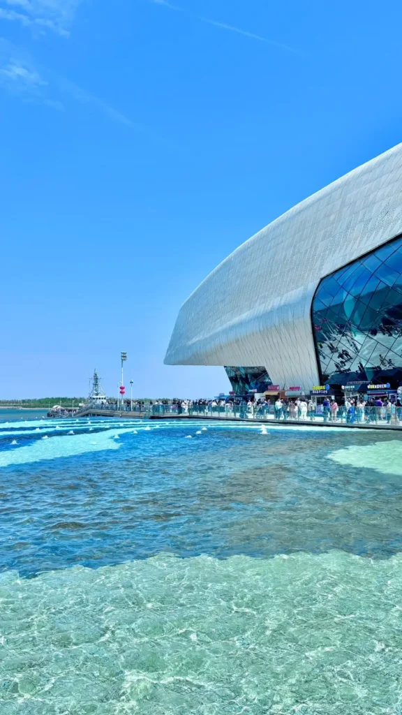 Exploring the Binhai Library using this expert Tianjin travel guide.
Tianjin travel guide
Things to do in Tianjin
Tianjin attractions
Tianjin itinerary
Five Great Avenues
Binhai Library