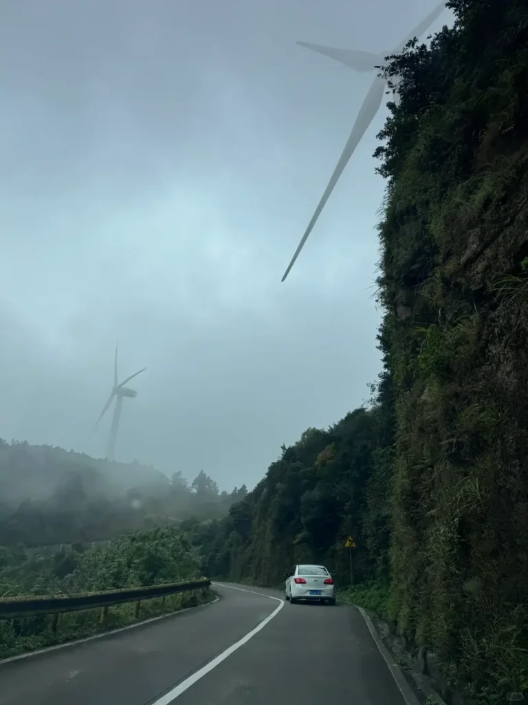 Yulin travel guide
Things to do in Yulin
Yulin attractions
Yuntian Palace
Yulin itinerary
Mount Darong