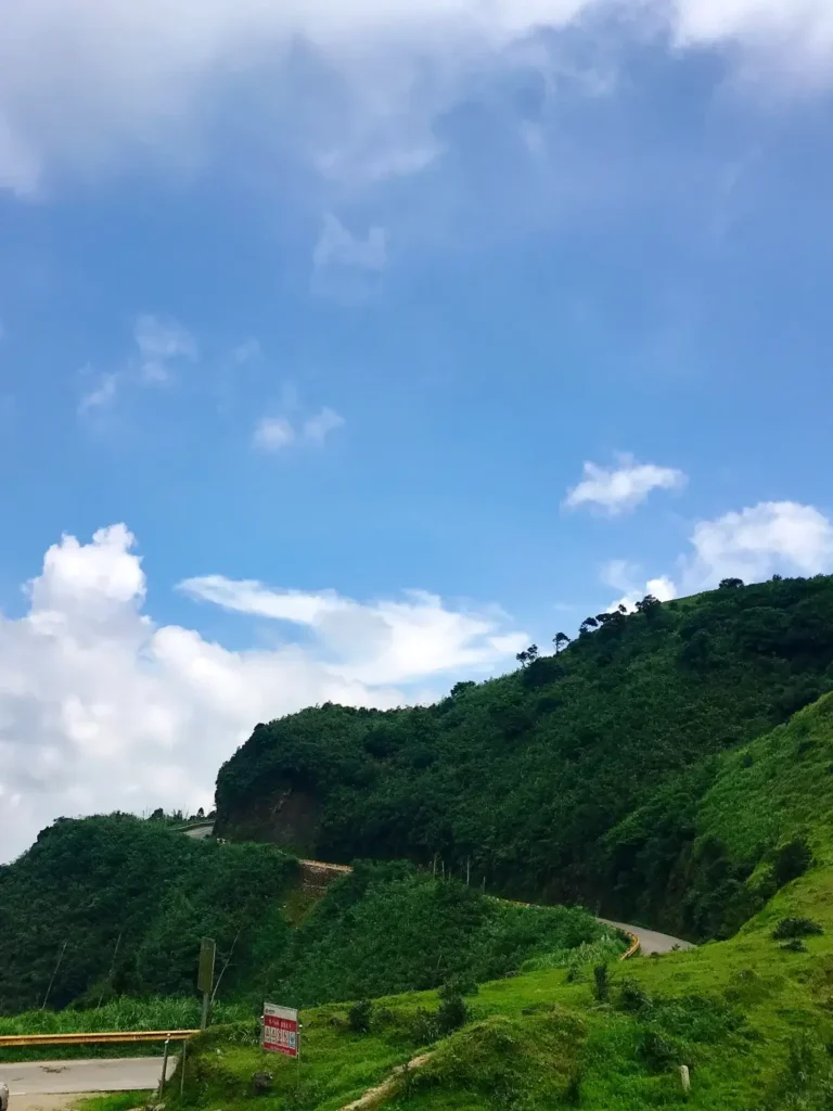 Yulin travel guide
Things to do in Yulin
Yulin attractions
Yuntian Palace
Yulin itinerary
Mount Darong