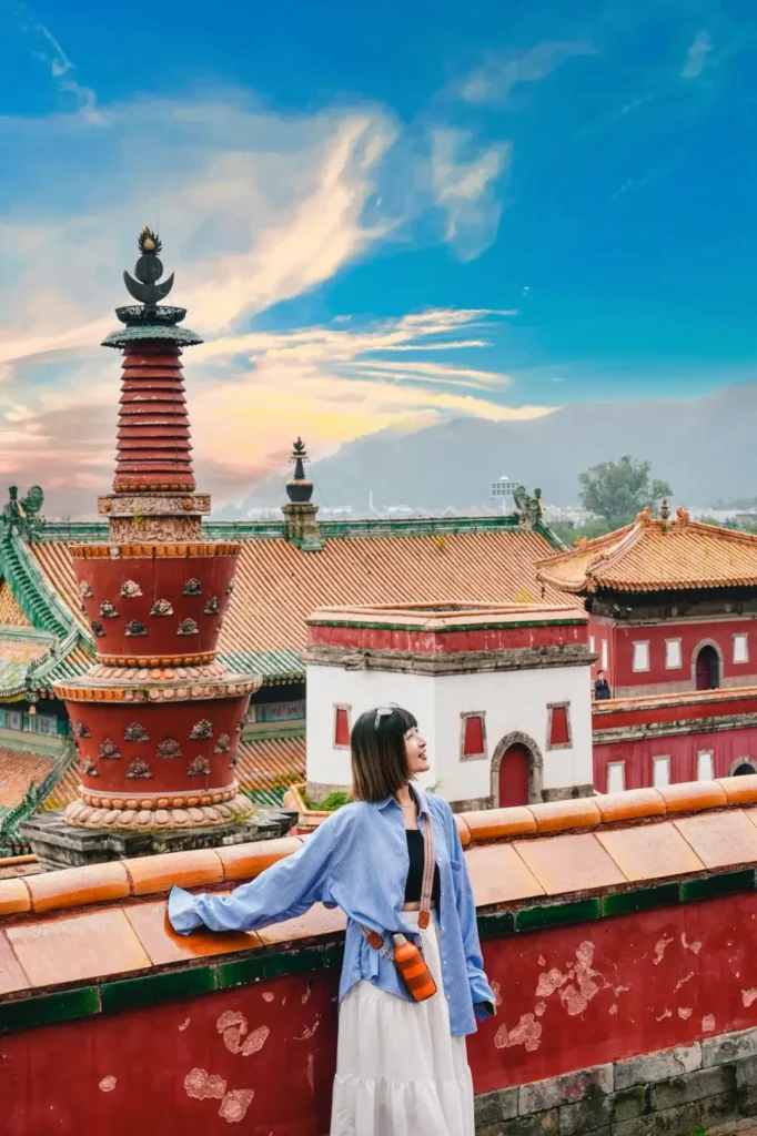 Witnessing the giant wooden Buddha to discover the top Chengde attractions.
Chengde travel guide
hings to do in Chengde
Chengde attractions
Chengde itinerary
Chengde Mountain Resort
Little Potala Palace