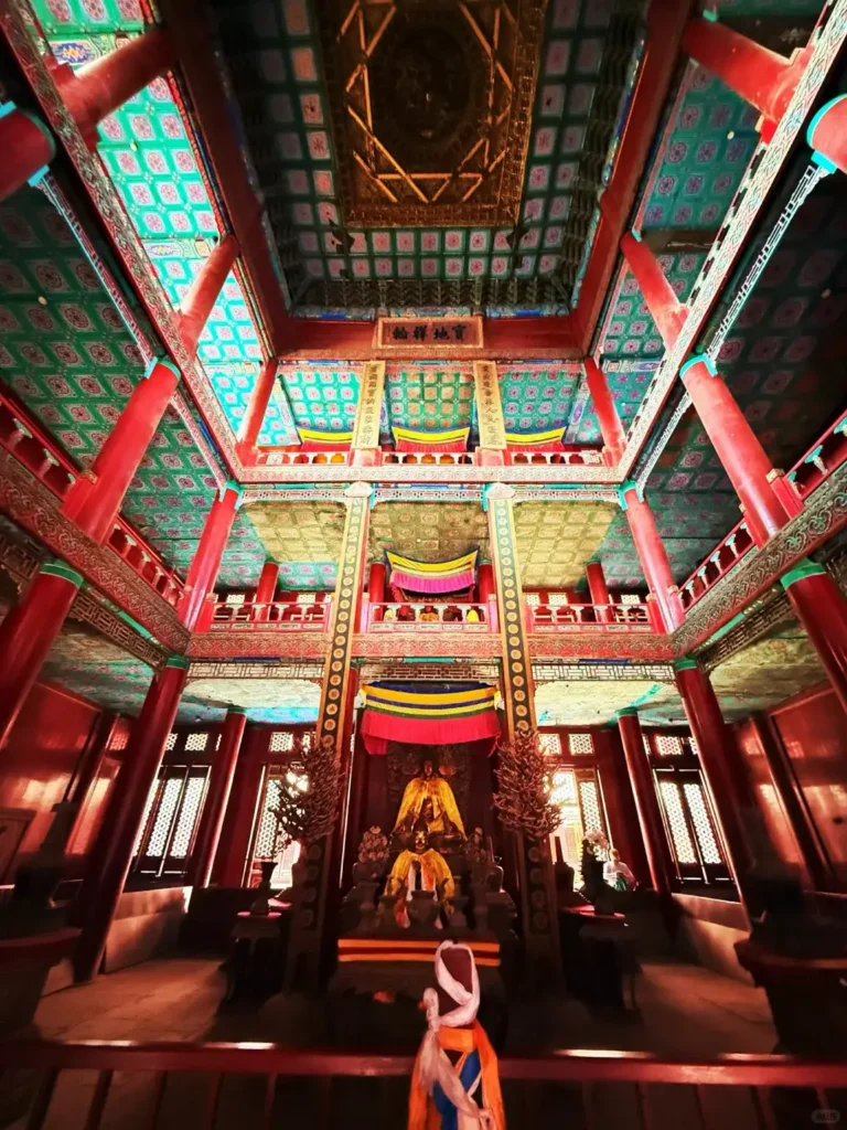 Visiting the Little Potala Palace is one of the top things to do in Chengde.
Chengde travel guide
hings to do in Chengde
Chengde attractions
Chengde itinerary
Chengde Mountain Resort
Little Potala Palace