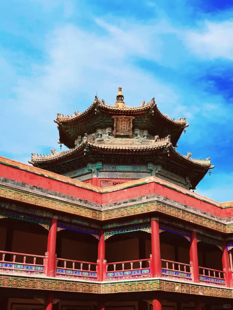 Witnessing the giant wooden Buddha to discover the top Chengde attractions.
Chengde travel guide
hings to do in Chengde
Chengde attractions
Chengde itinerary
Chengde Mountain Resort
Little Potala Palace