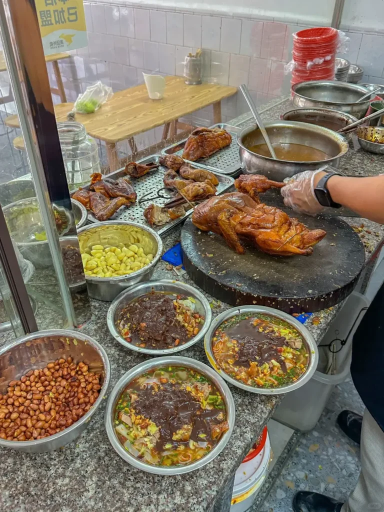 Liuzhou travel guide
Liuzhou itinerary
Luosifen
San jiang
top attractions
China travel