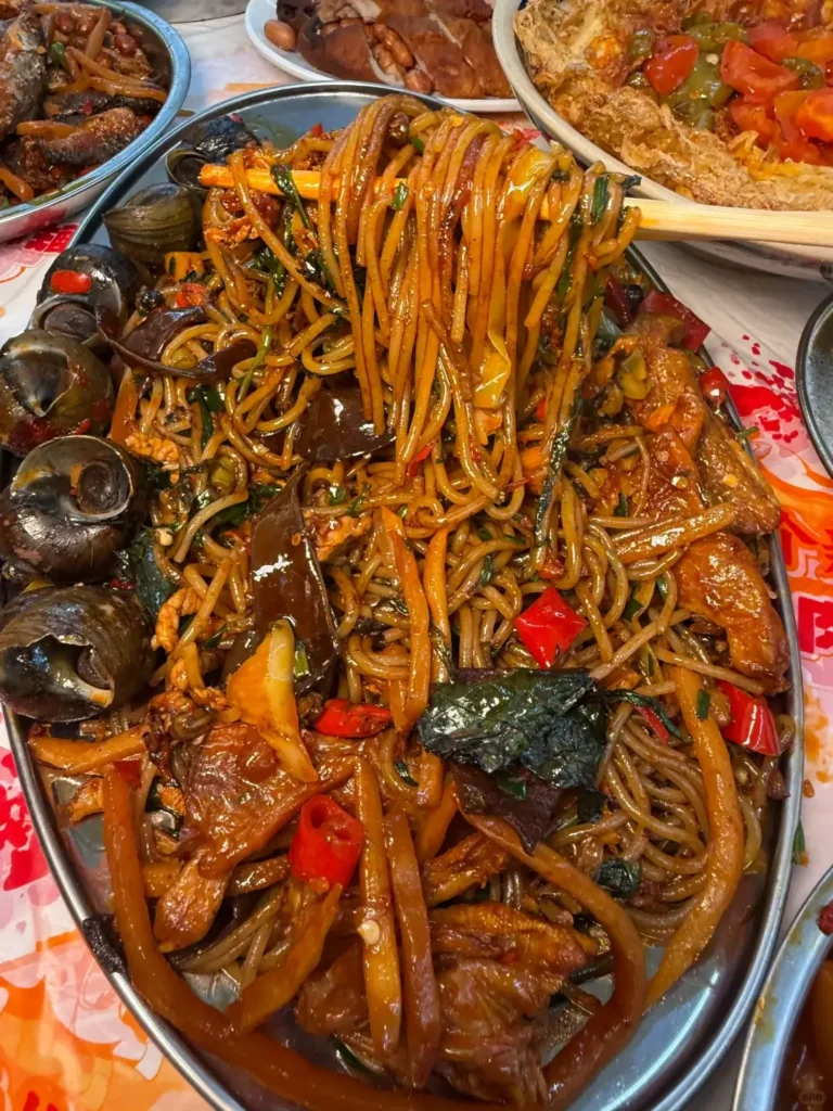 Liuzhou travel guide
Liuzhou itinerary
Luosifen
San jiang
top attractions
China travel
Admiring the ancient wooden architecture of the Dong minority as part of this Liuzhou travel guide.