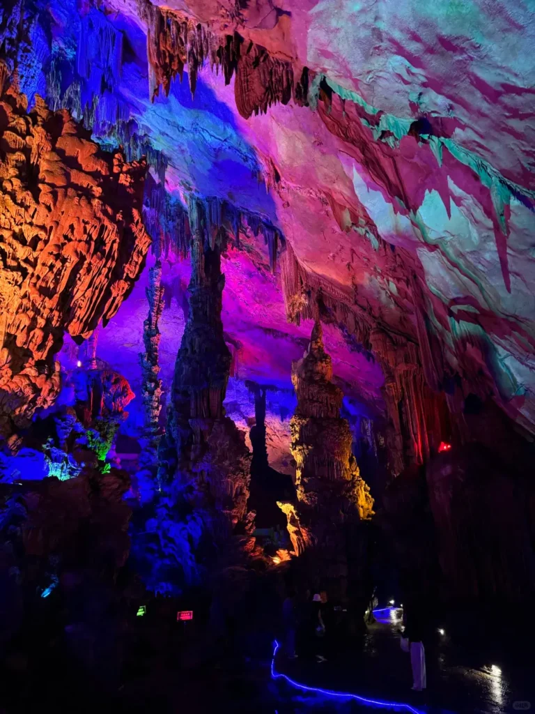 Guilin travel guide
Guilin itinerary
Yangshuo
Li River
Longji Rice Terraces
China travel
Reed Flute Cave (Ludi Yan)