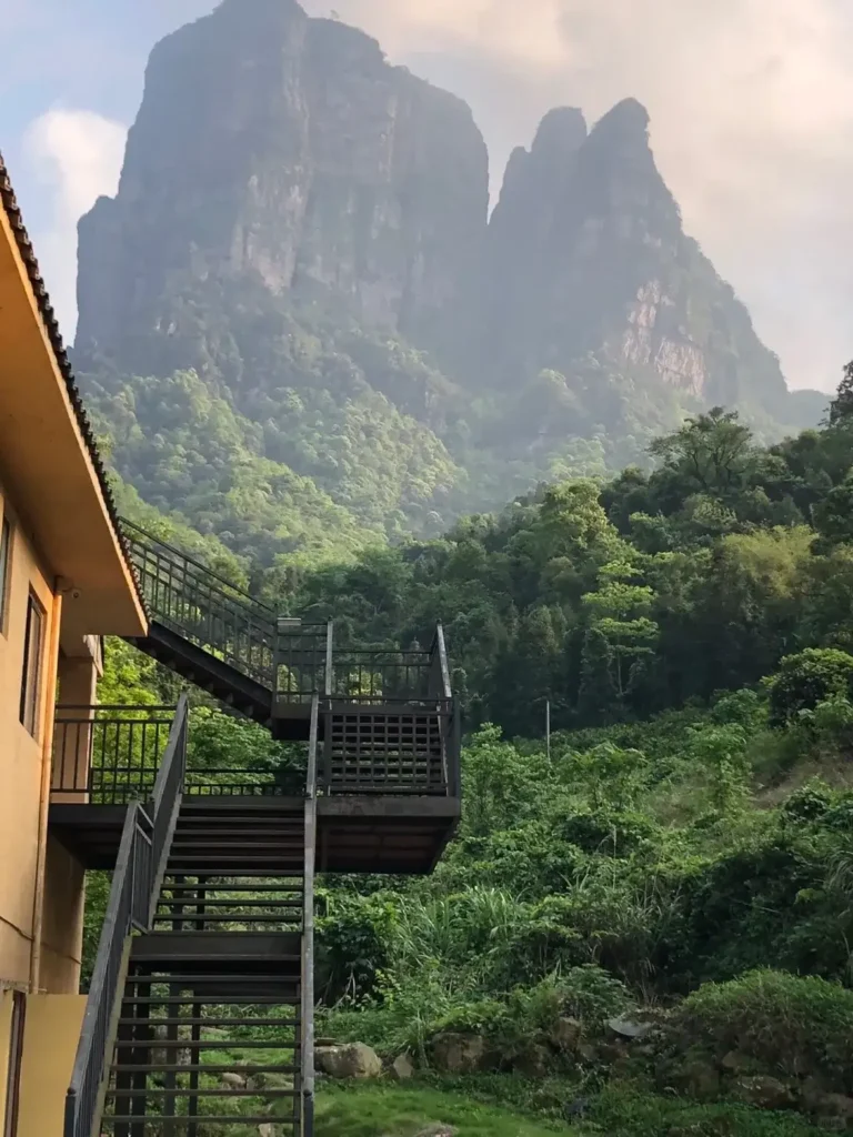 Guilin travel guide
Guilin itinerary
Yangshuo
Li River
Longji Rice Terraces
China travel
Yaoshan Tea Garden