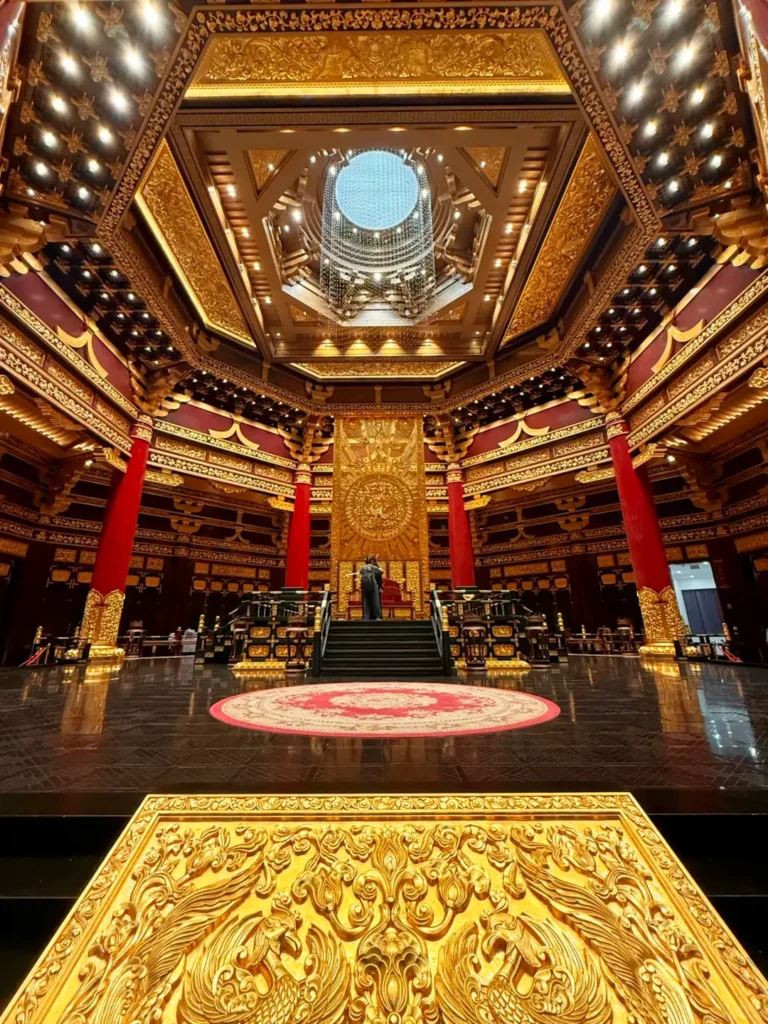 Luoyang itinerary
Luoyang travel guide
Longmen Grottoes
China travel
Ming Tang
Tian Tang