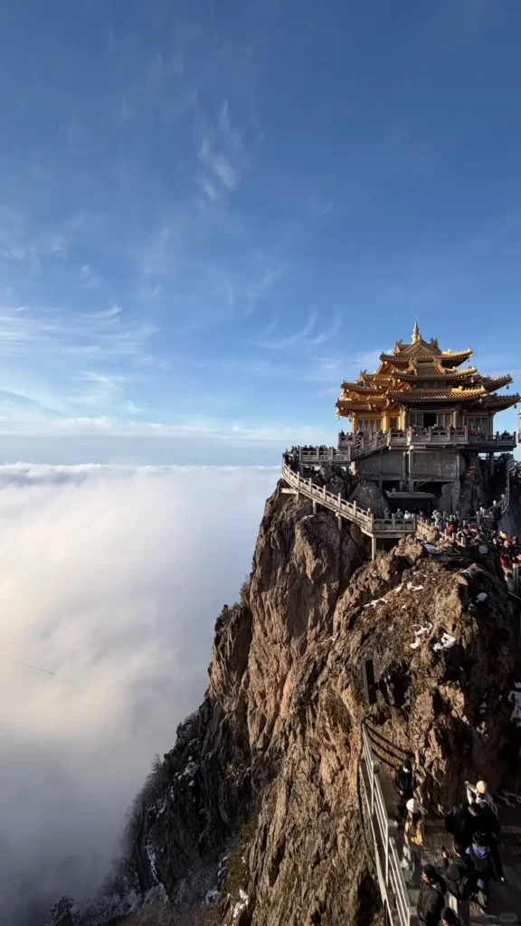 Luoyang itinerary
Luoyang travel guide
Longmen Grottoes
China travel
Golden Palaces
The Mount Laojun