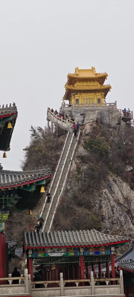 Luoyang itinerary
Luoyang travel guide
Longmen Grottoes
China travel
Golden Palaces
The Mount Laojun