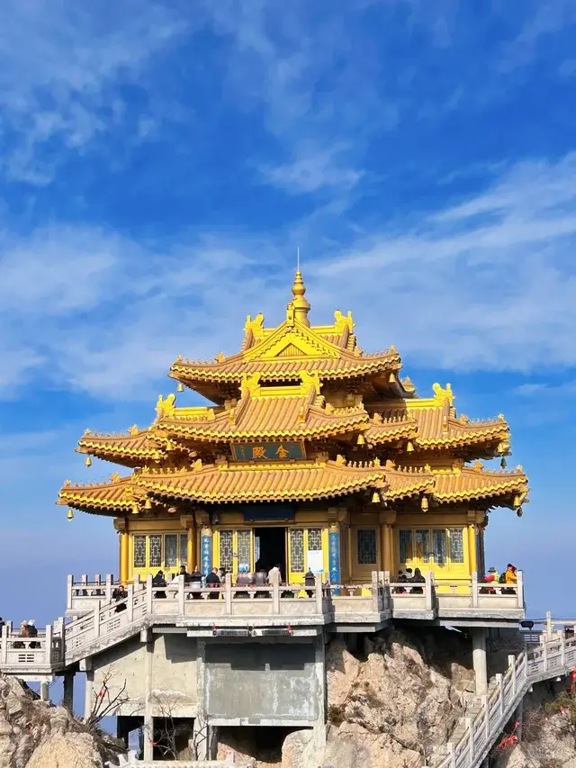 Luoyang itinerary
Luoyang travel guide
Longmen Grottoes
China travel
Golden Palaces
The Mount Laojun