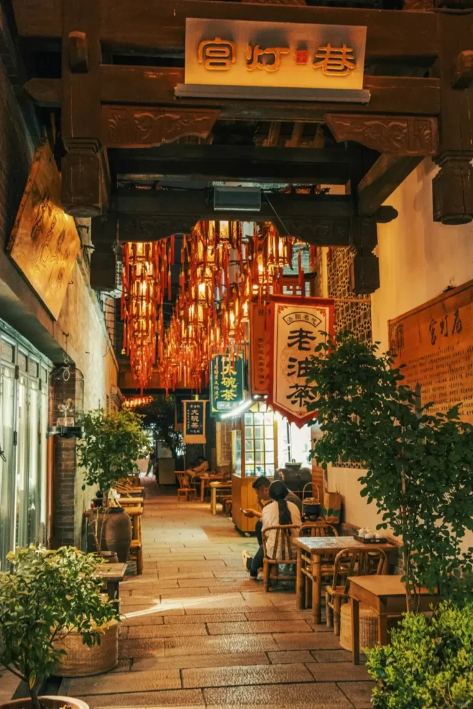 Luoyangitinerary
Luoyang travel guide
Longmen Grottoes
China travel
Ancient Alleys