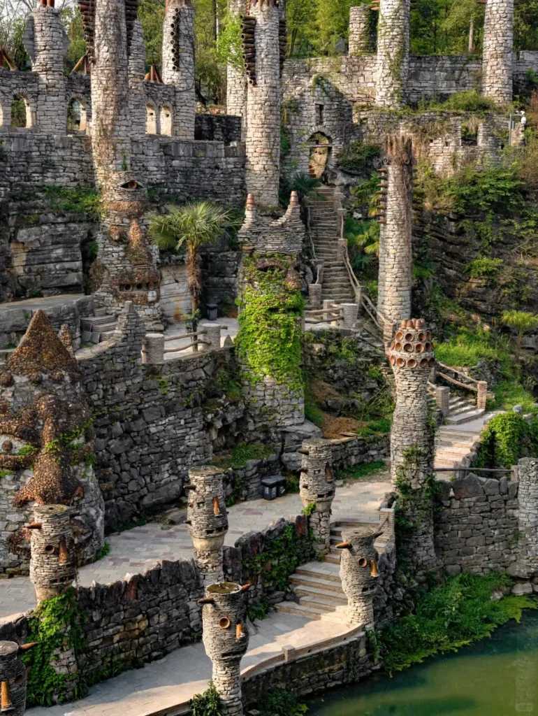 Guiyang travel guideGuiyang itineraryQianlingshan ParkJiaxiu PavilionQingyan Ancient TownGuizhou travel