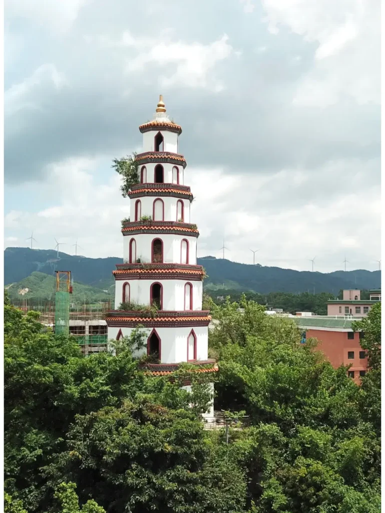 Yulin travel guide
Things to do in Yulin
Yulin attractions
Yuntian Palace
Yulin itinerary
Shiyi Tower (Shiyi Wenta)