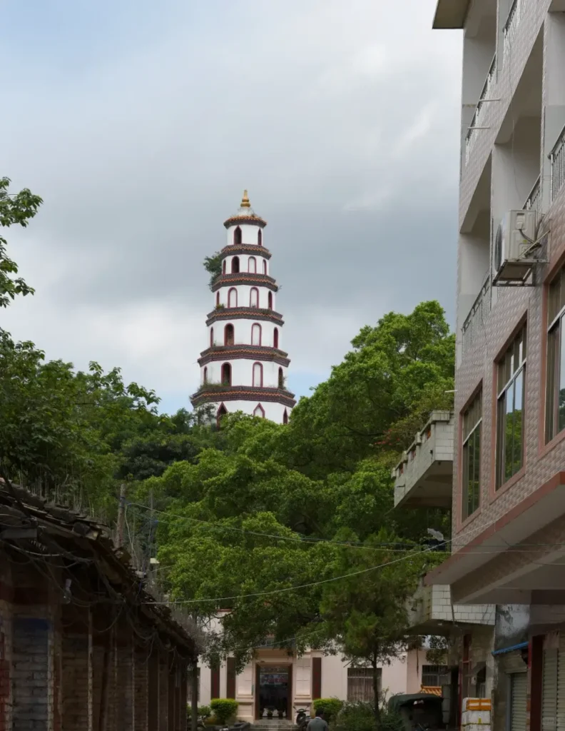 Yulin travel guide
Things to do in Yulin
Yulin attractions
Yuntian Palace
Yulin itinerary
Shiyi Tower (Shiyi Wenta)