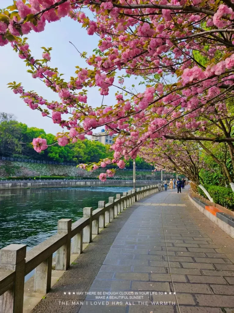 Guiyang travel guideGuiyang itineraryNanming RiverGuizhou travel