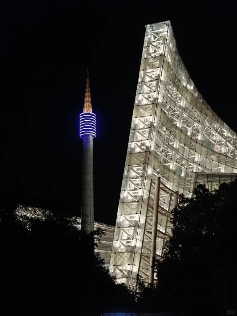 Zhengzhou itinerary
Zhengzhou travel guide
China travel|
Ruyi Lake
Zhengdong New District (CBD)