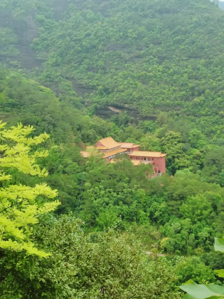 Yulin travel guide
Things to do in Yulin
Yulin attractions
Yuntian Palace
Yulin itinerary
Duqiao Mountain
Hiking the alpine meadows of Mount Darong to experience the best things to do in Yulin