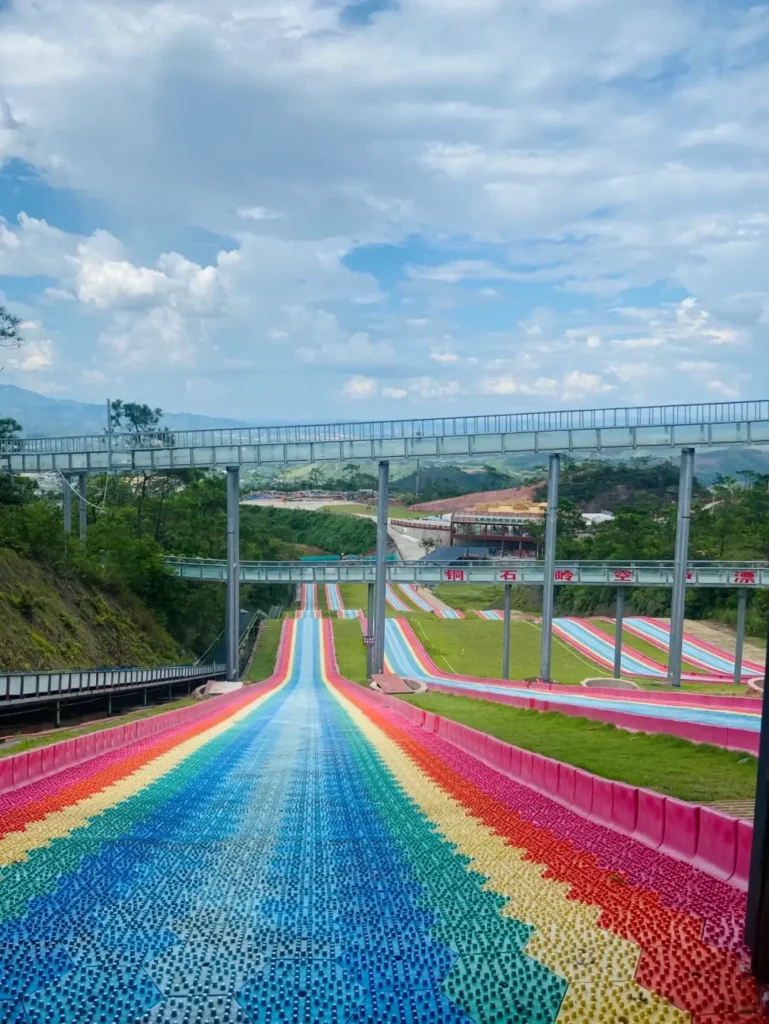 Yulin travel guide
Things to do in Yulin
Yulin attractions
Yuntian Palace
Yulin itinerary
Tongshi Ridge