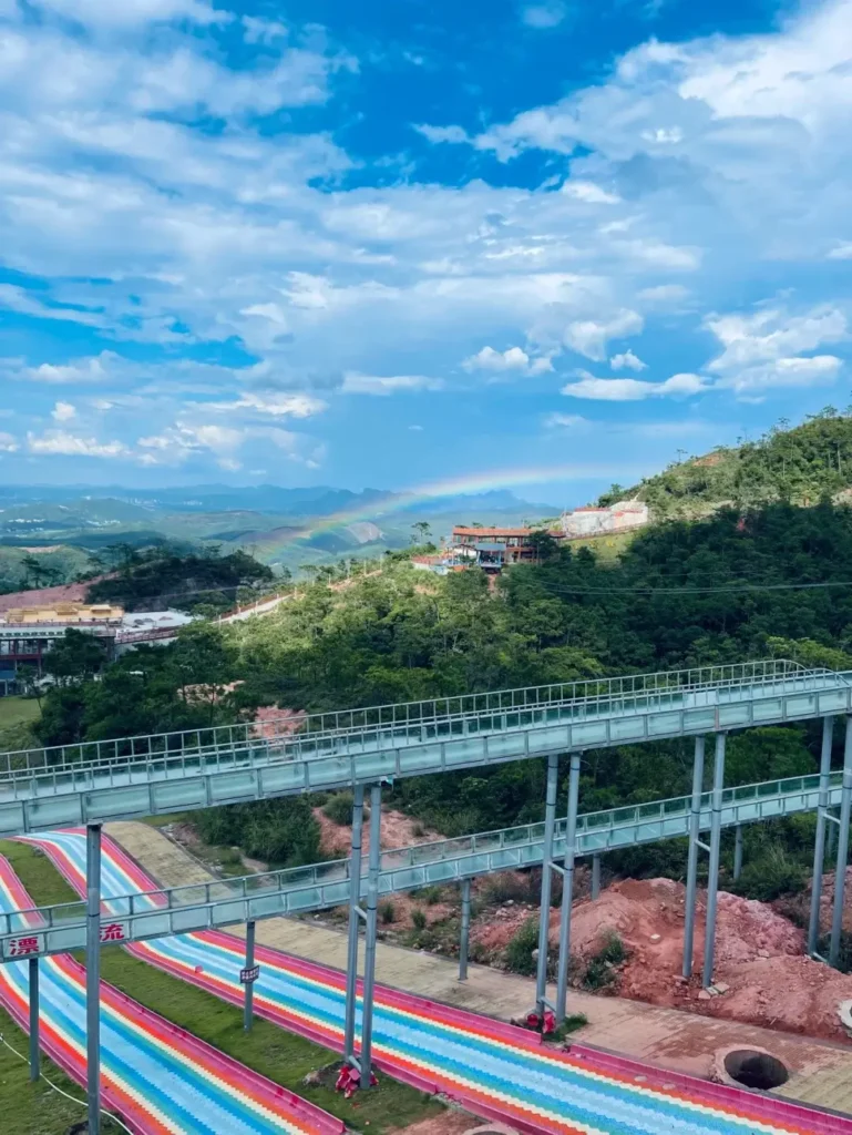 Yulin travel guide
Things to do in Yulin
Yulin attractions
Yuntian Palace
Yulin itinerary
Tongshi Ridge