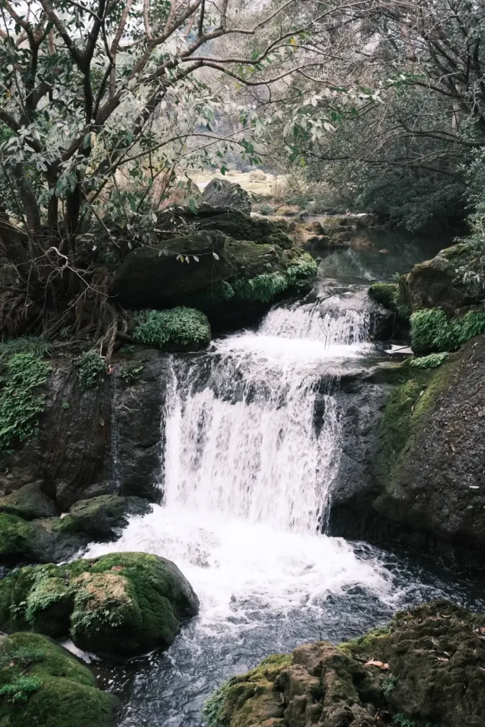 Guiyang travel guideGuiyang itineraryThe Grand Huangguoshu WaterfallGuizhou travel