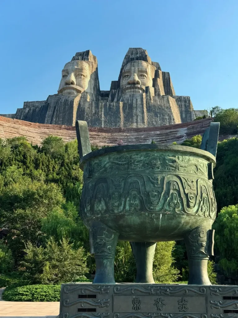 Zhengzhou itinerary
Zhengzhou travel guide
China travel
Yellow River Scenic Area