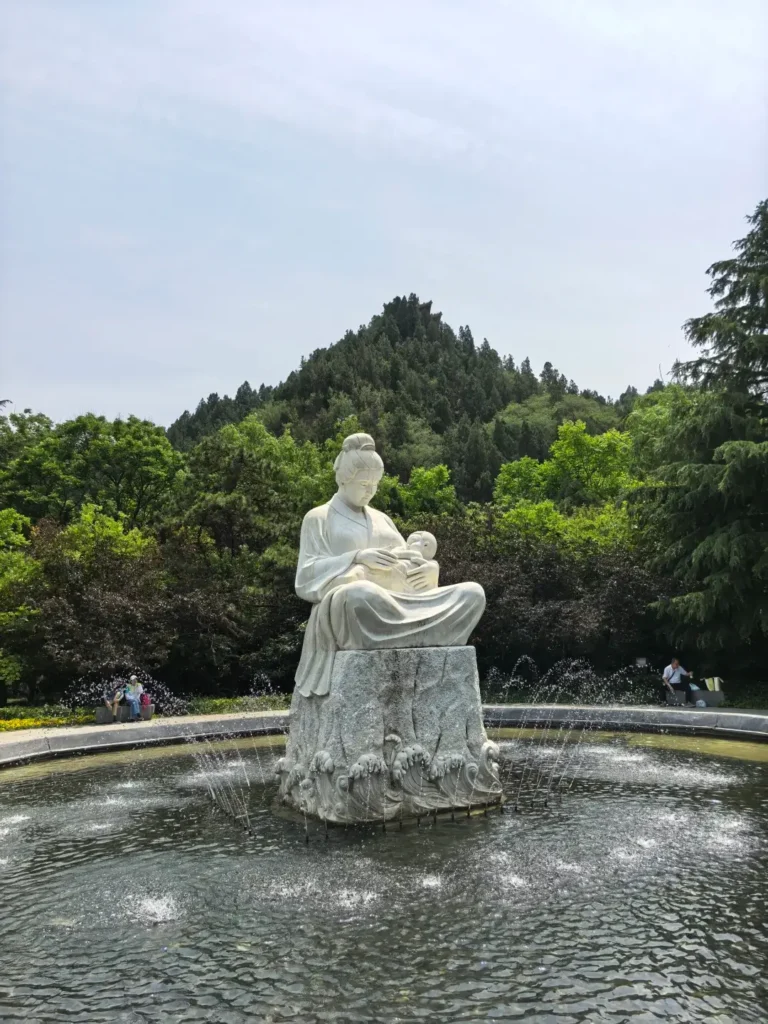 Zhengzhou itinerary
Zhengzhou travel guide
China travel
Yellow River Scenic Area