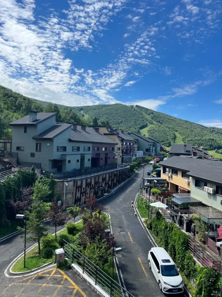 Skiing is a key part of any Jilin City itinerary and a highlight in this expert Jilin City travel guide.
Jilin City travel guide
things to do in Jilin City
Jilin City itinerary
Jilin rime ice
Wusong Dao
Vanke Songhua Lake ski resort
Manchu copper hot pot